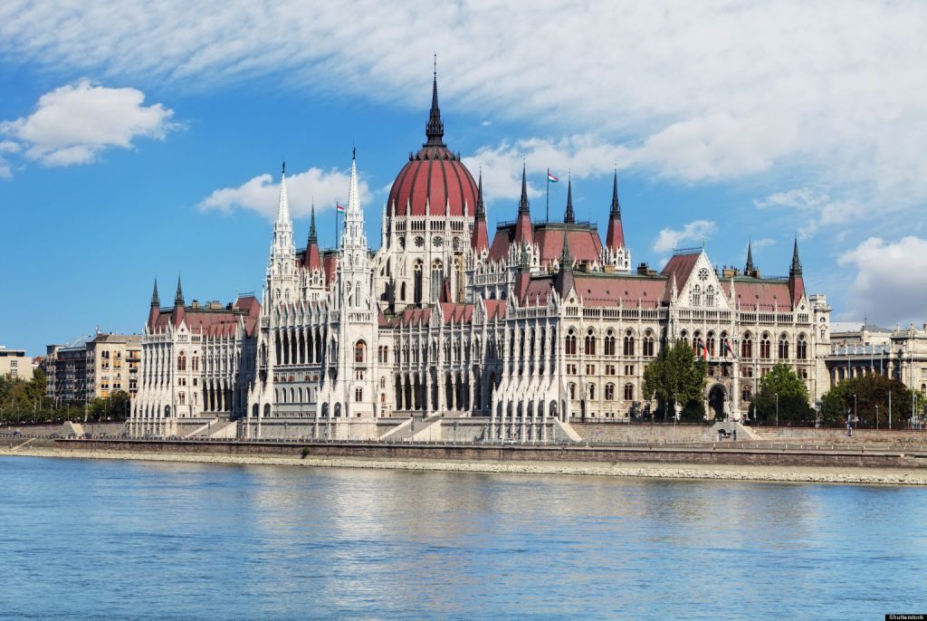 <ბუდაპეშტი - >