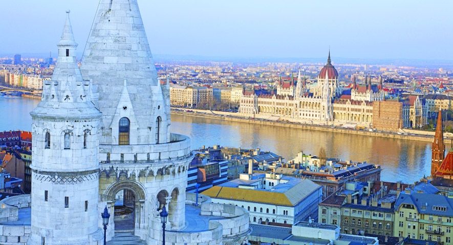 <ბუდაპეშტი - >