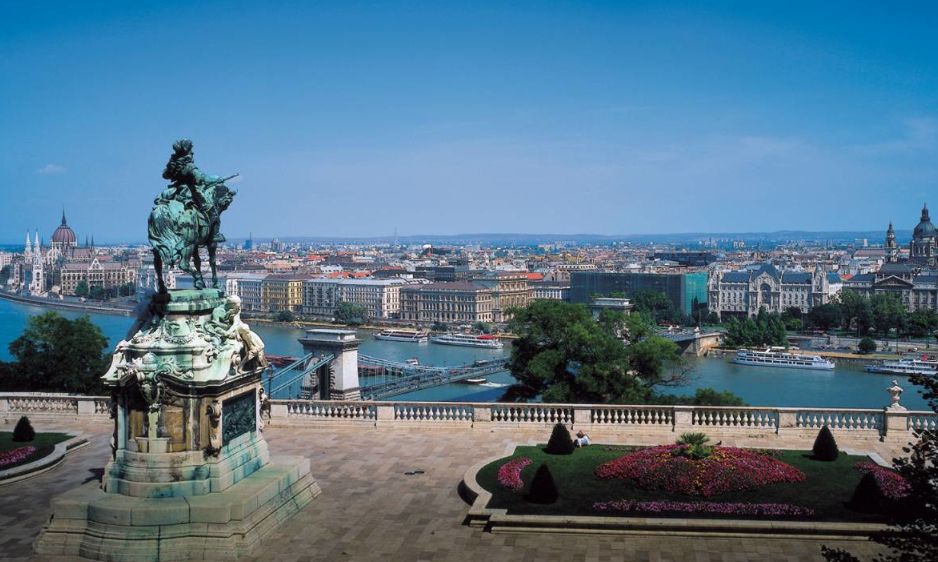 <დღის აქცია ბუდაპეშტის ტური - >