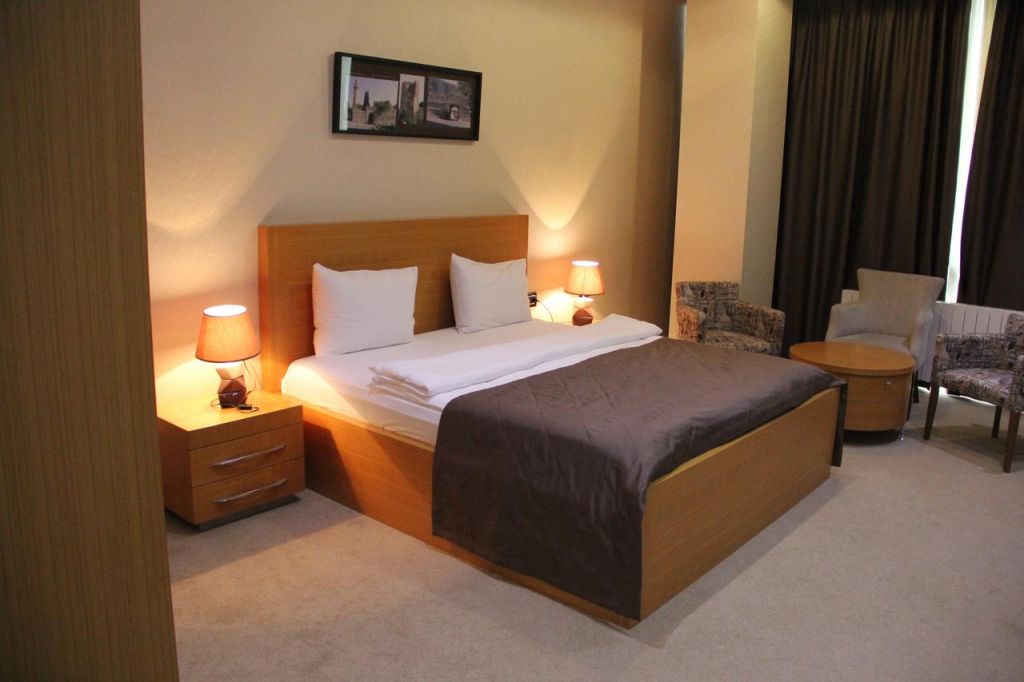 ექსკლუზიურად საახალწლო ბაქო * სრული კომფორტი ს ნაცვლად