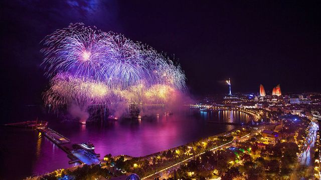 შეხვდით ახალ წელს განხსვავებულა გრემოში, კასპიის ზღვის სანაპიროზე