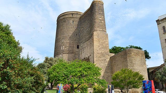 შეხვდით ნათლისღებას წმინდა ტაძარში ბაქოში,ადგილი სადაც რამდენიმე წინდანისწმინდანაწილებია დაბრძანებული