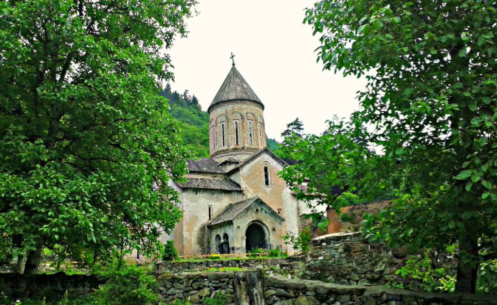 შობა ბაკურიანში - საღმოს რესტორანი დარჩა რმოენმე ადგილი