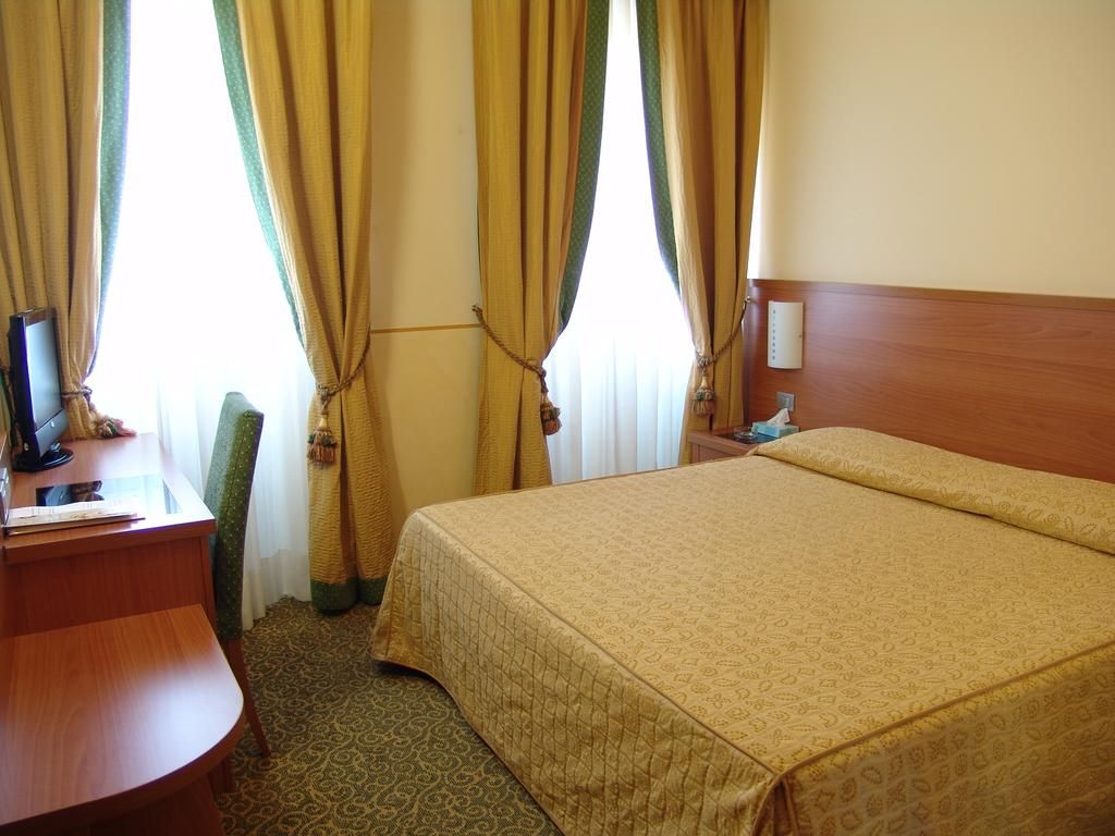 იტალია- მილანი ლარი