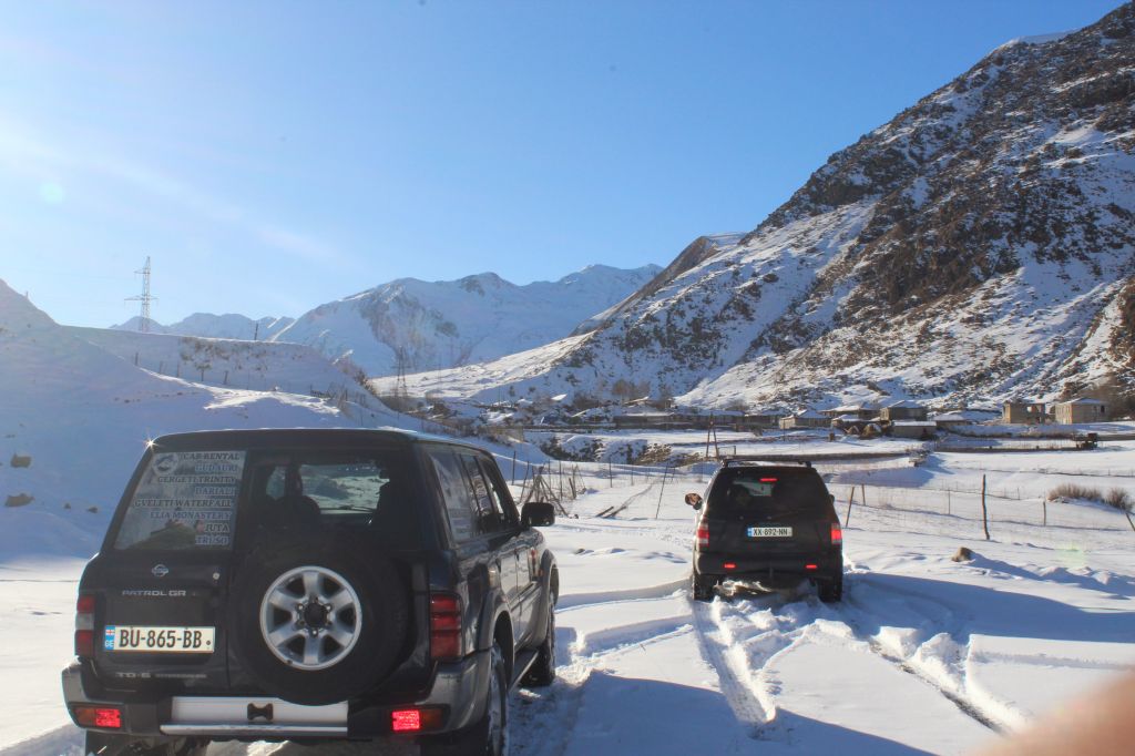 ქირავდება მომზადებული მაღალი გამავლობის ჯიპები