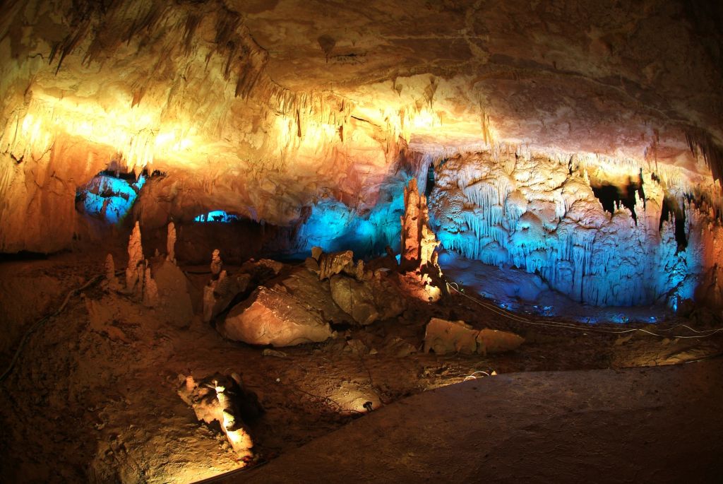 Tour in Sataplia Cave