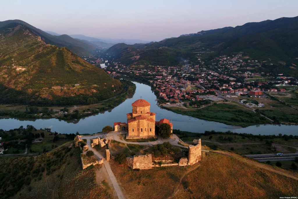 one-day tour in Tbilisi-Mtskheta-Ananuri-Gudauri-Tbilisi