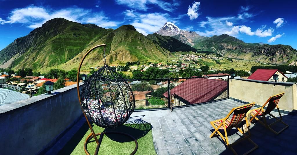 თვალის მოჭრელი ყაზბეგი