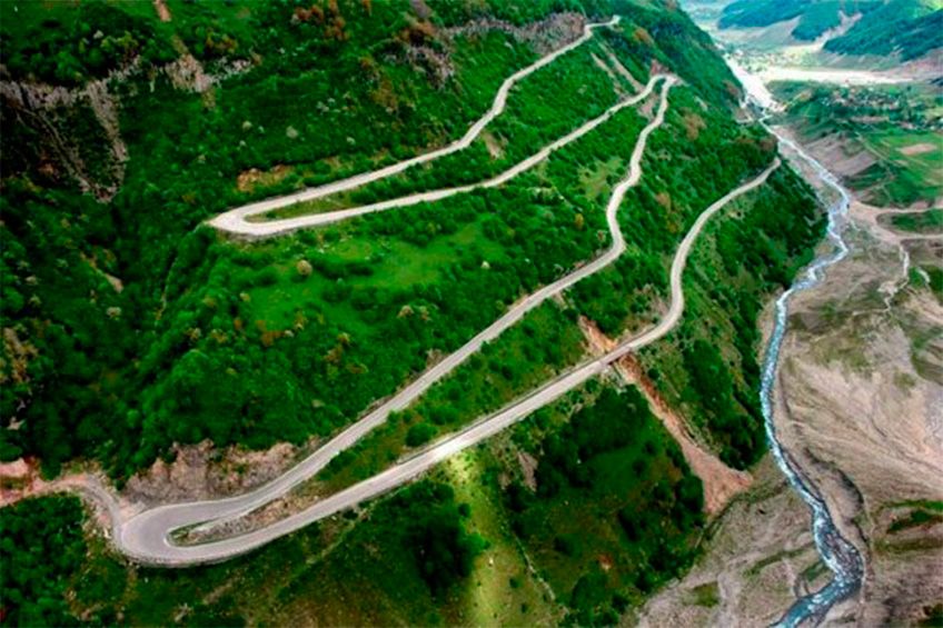 ყაზბეგის დაპყრობა რთულია, მაგრამ ის შენ დაგიპყრობს! ლეგენდარული პეიზაჟები და საქართველოს სამხედრო გზატკეცილის ისტორია