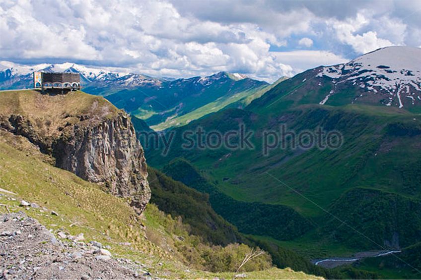 ყაზბეგის დაპყრობა რთულია, მაგრამ ის შენ დაგიპყრობს! ლეგენდარული პეიზაჟები და საქართველოს სამხედრო გზატკეცილის ისტორია