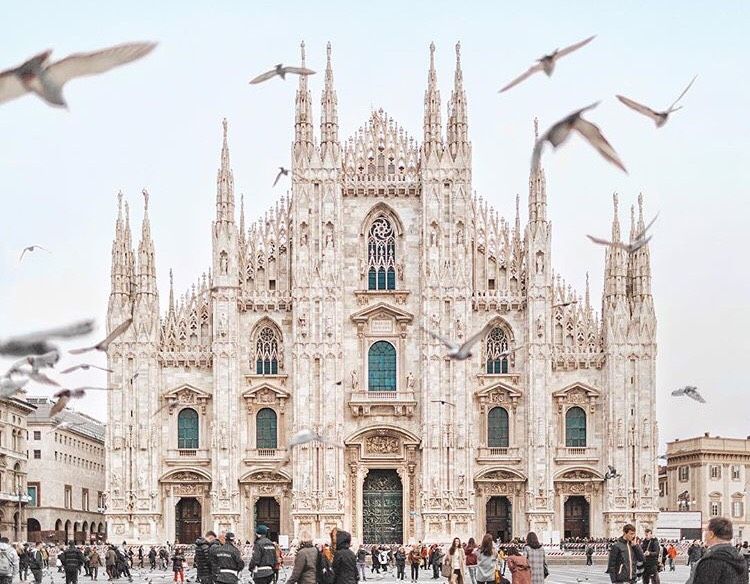 გაატარეთ გაზაფხულის დღეები მილანში <