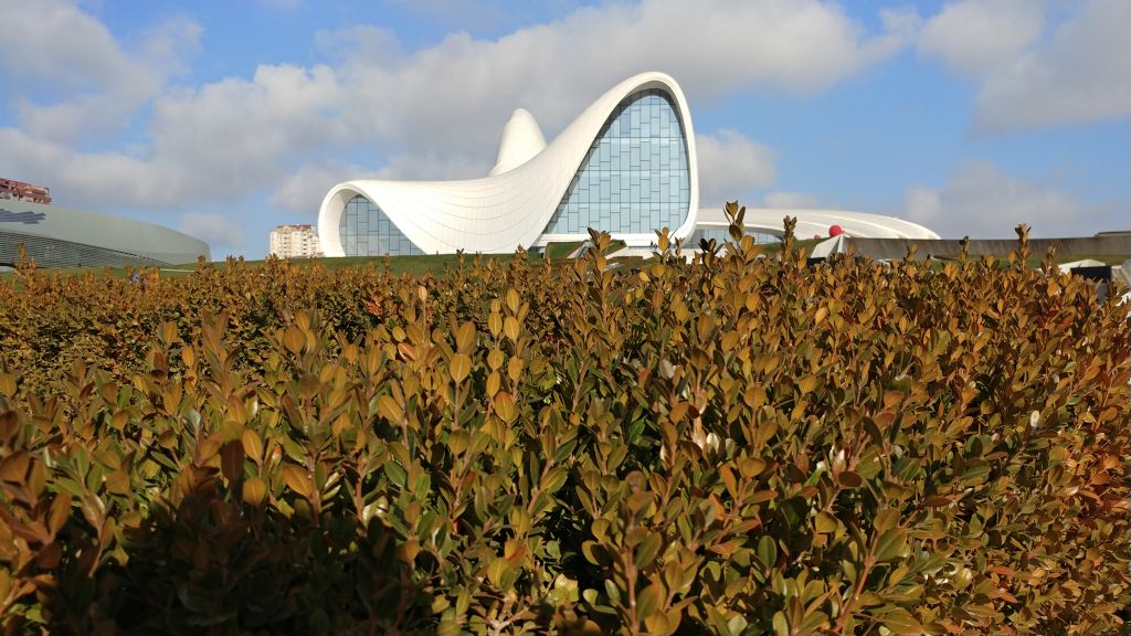 აჩუქეთ დედებს დაუვიწყარი დღე ბაქოში!