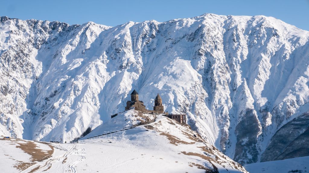 დღიანი ჯიპ ტური ყაზბეგში