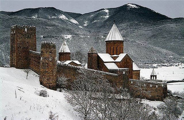 დღიანი ჯიპ ტური ყაზბეგში