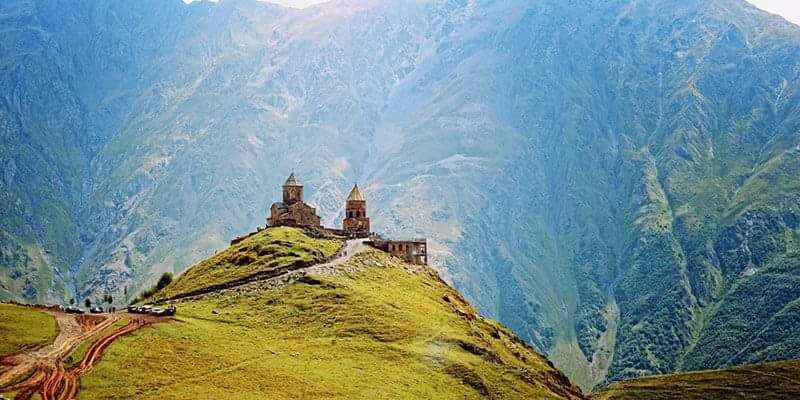 დღიანი ტური ყაზბეგში