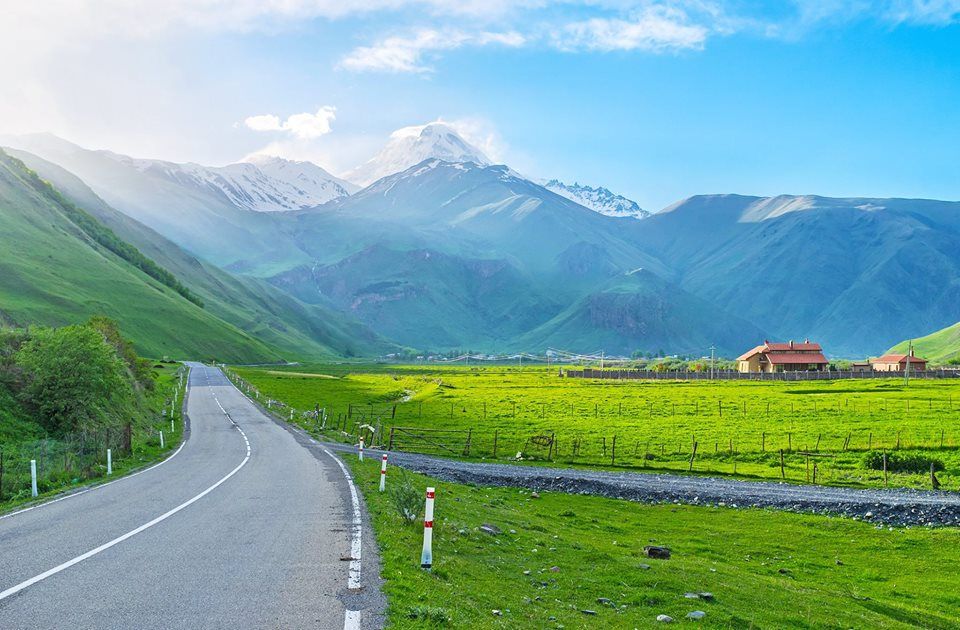 დღიანი ტური ყაზბეგში