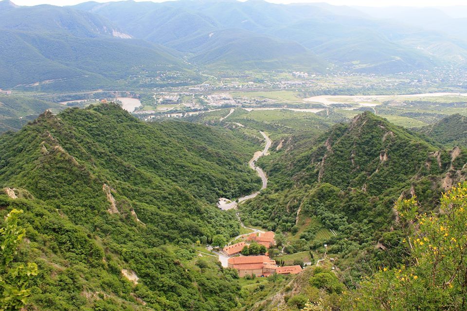 სარკინეს ქედი - შიომღვიმე