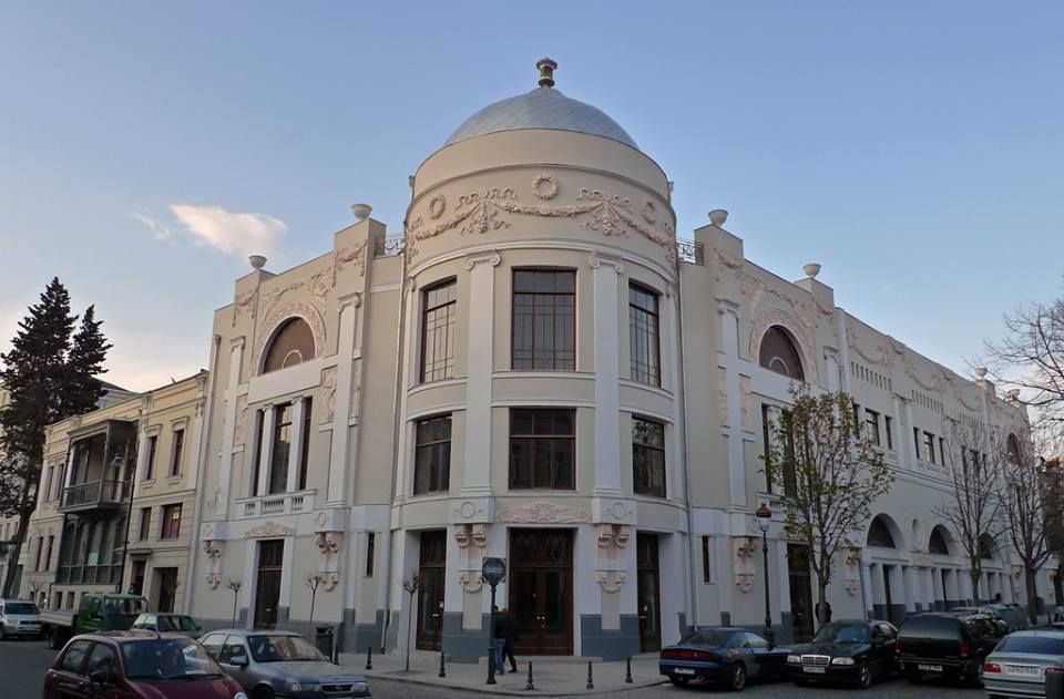 ხელოვნებათმცოდნის თვალით დანახული აღმაშენებლის გამზირი -  მარტი, კვირა.