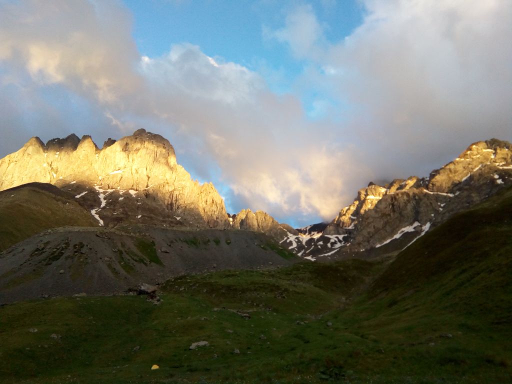 ორ დღიანი ლაშქრობა ხევიდან ხევსურეთში.