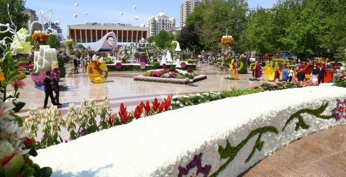 ყვავილების ულამაზესი ფესტივლი ბაქოში