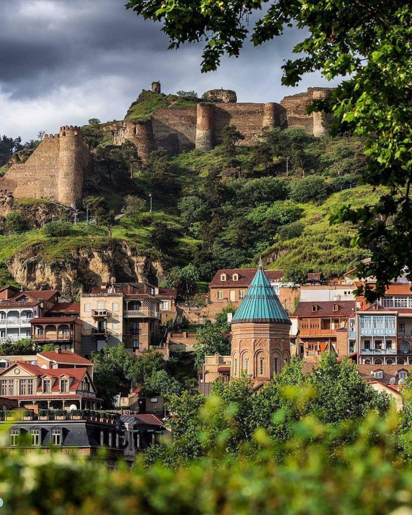 თბილისი... სამების საკათედრო ტაძარი... მთაწმინდის პარკი... ნარიყალა.. კუს ტბა..