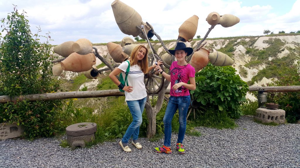 ნინოობა  წმინდა ნინოს და წმინდა გიორგის სამშობლოში