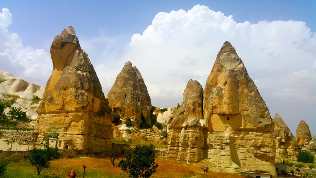 ნინოობა  წმინდა ნინოს და წმინდა გიორგის სამშობლოში