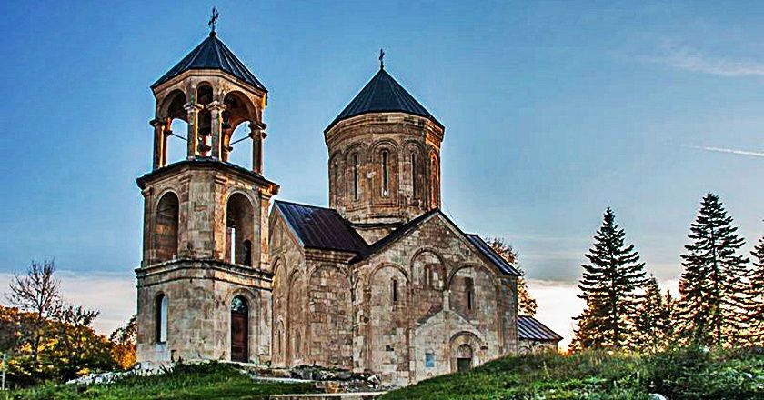 ნიკორწმინდა,შაორის ტბა,ხოტევის ციხე,მინდა ციხე