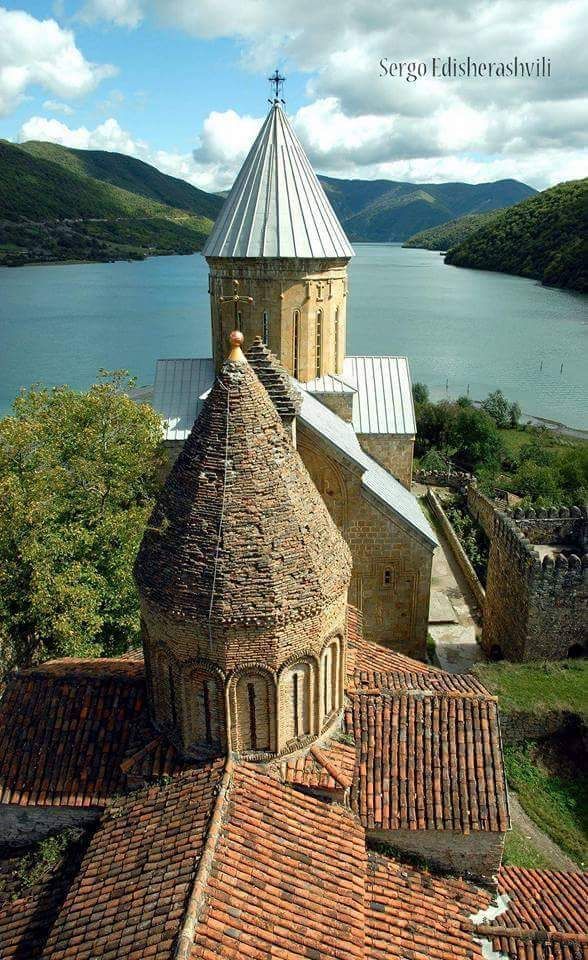 ყაზბეგი-გერგეთის სამება-ანანური