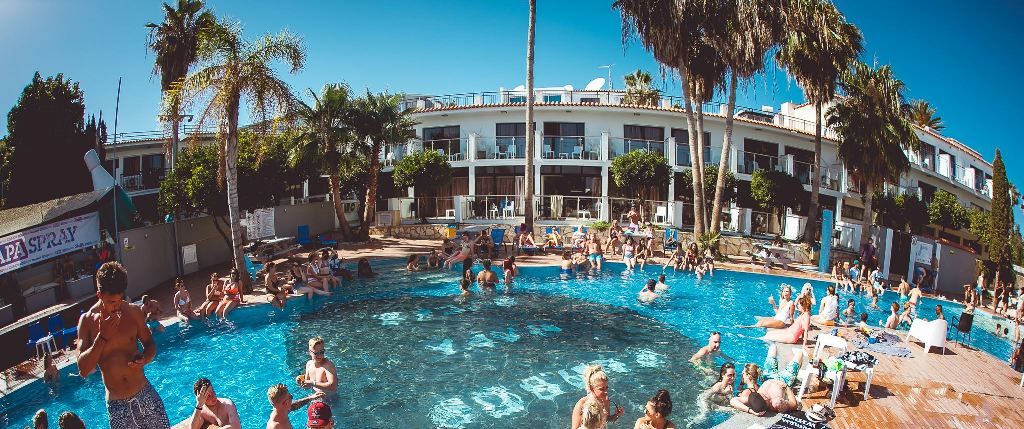 აია ნაპა - აქციით !!!!