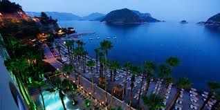 დიდი ტური კურსდამთავრებულთათვის (ბანკეტის სანცვლოდ)