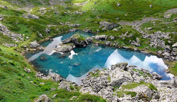 აბუდელაურის ფერადი ტბები