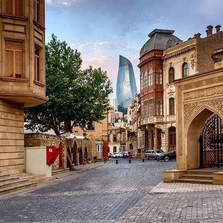 ეწვიე ბაქოს , ,  მაისს