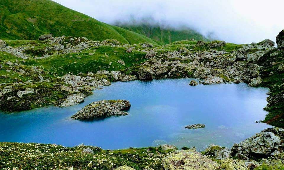 ჯიპ ტური ;) უფერადესი ტბები  დღით <