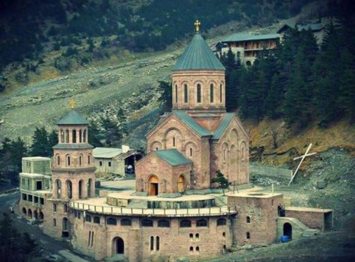 ყაზბეგი - მაისი