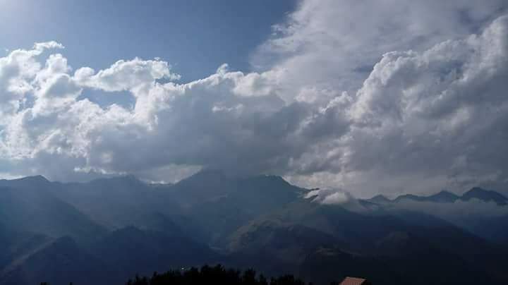 ყაზბეგი - მაისი