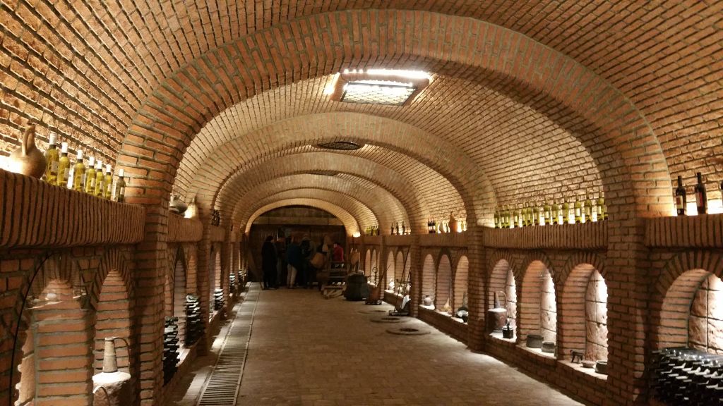 დღიანი ტური კახეთში სიღნაღი, ბოდბე, ყვარელი, ღვინისგვირაბი, გრემი, ალავერდი, იყალთო, შუამთის ორივე მონასტერი