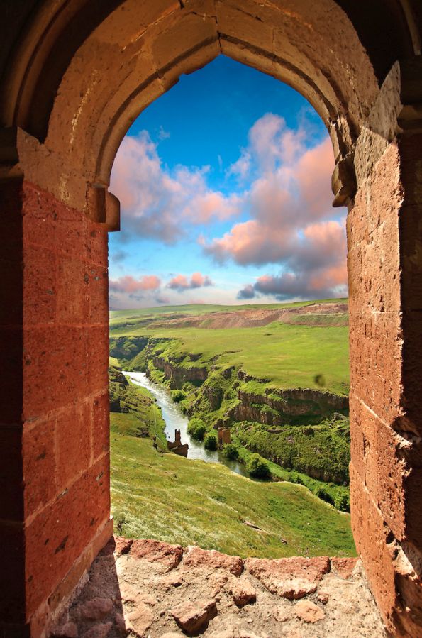 მოირონინე თურქეთი - ანისი - ეკლესიის ქალაქი