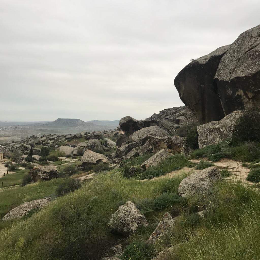 სულ სხვა ბაქო -- მაისი - ბაქო, გობუსტანი, ტალახის ვულკანები