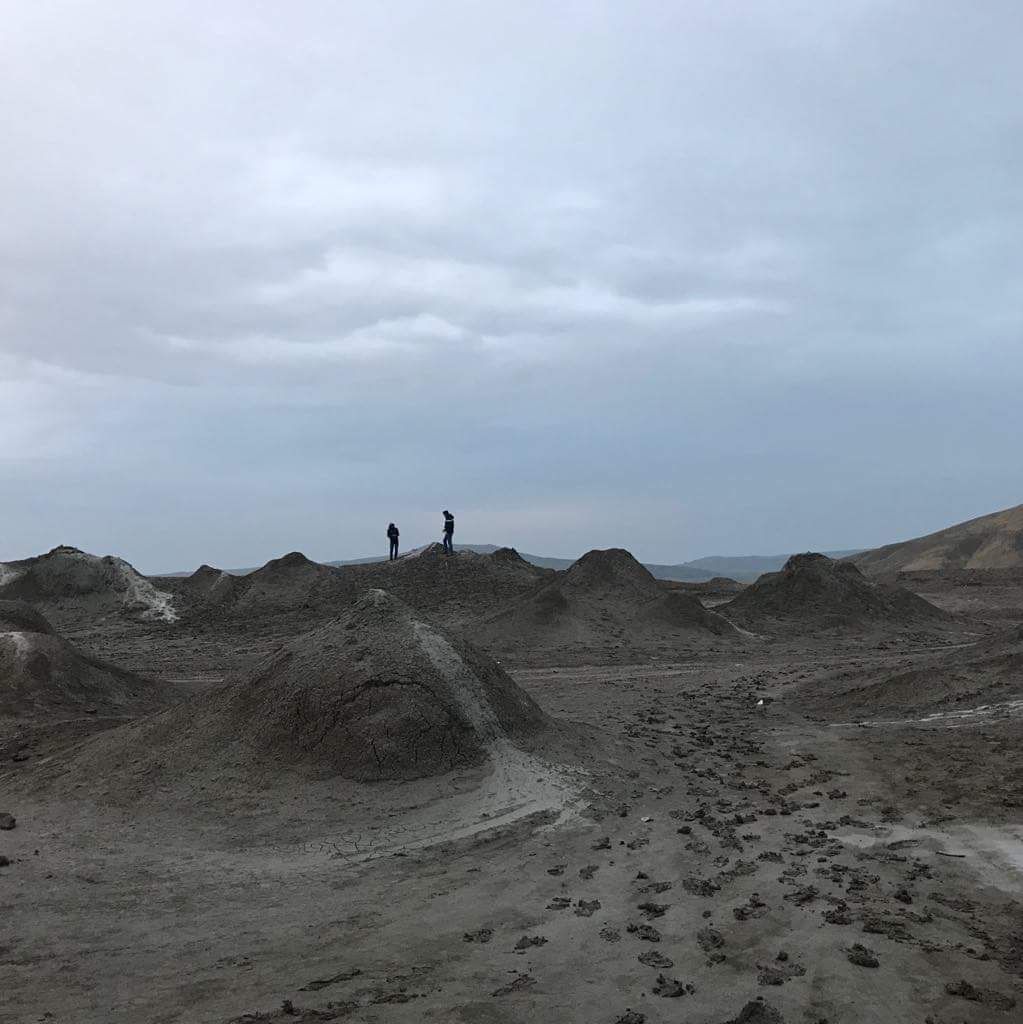 სულ სხვა ბაქო -- მაისი - ბაქო, გობუსტანი, ტალახის ვულკანები