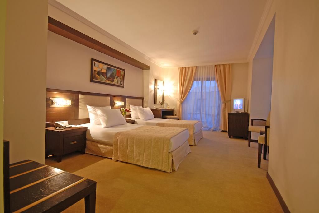 ნინოობას ( მაისიდან ივნისამდე ) მოილოცე კაბადოკია ან აღნიშნე სკოლის დამთავრება ჩვენთან ერთად.