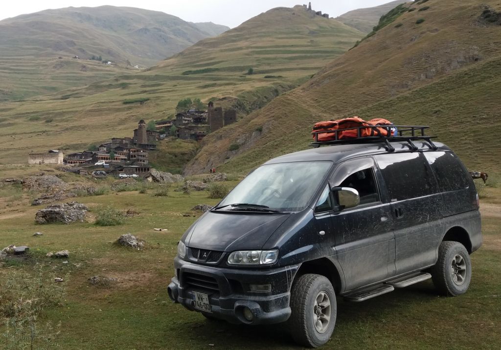 MITSUBISHI DELICA CLUB GEORGIA