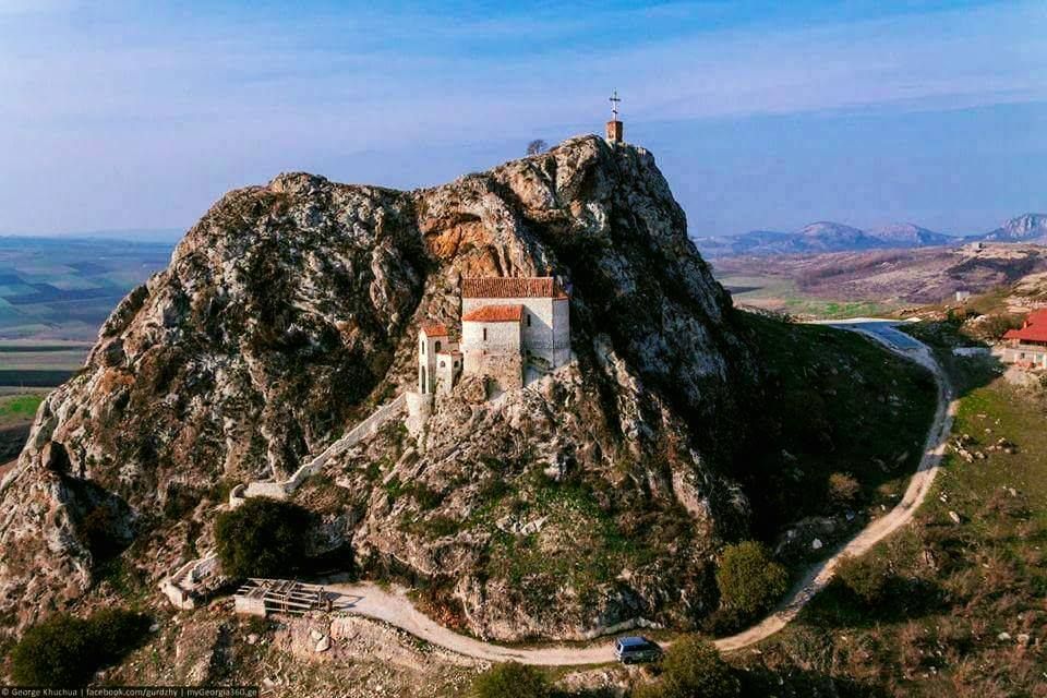 ელიას მთა და ხორნაბუჯის ციხე, ტური