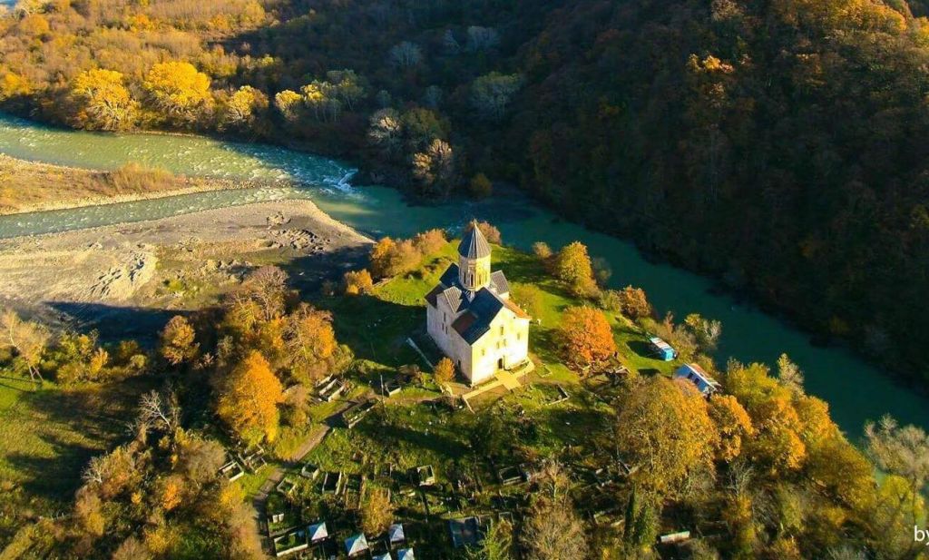 სამდღიანი ტური რაჭაში კარვებით.