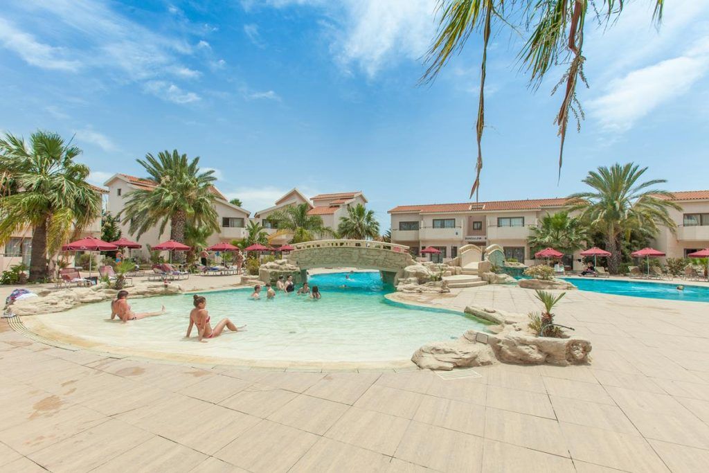 ლარნაკა ღამე სრული პაკეტი