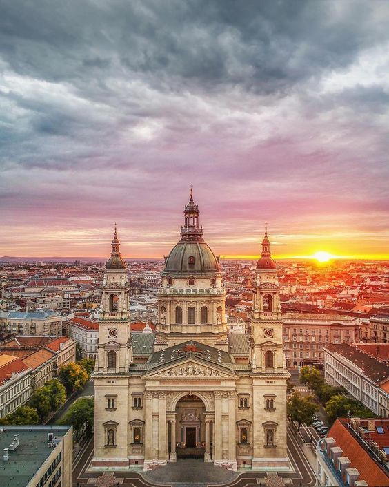 უქმეები ბუდაპეშტში