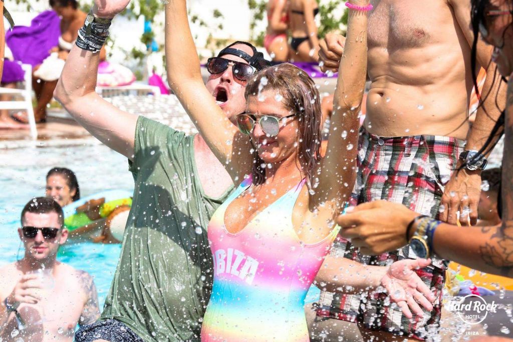 IBIZA საუკეთესო შემოთავაზება ვისაც ღამის ცხოვრება და გართობა უყვარს