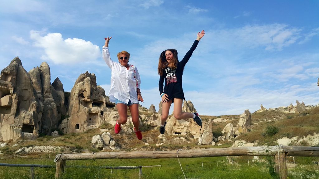 გრძელდება კაბადოკია <