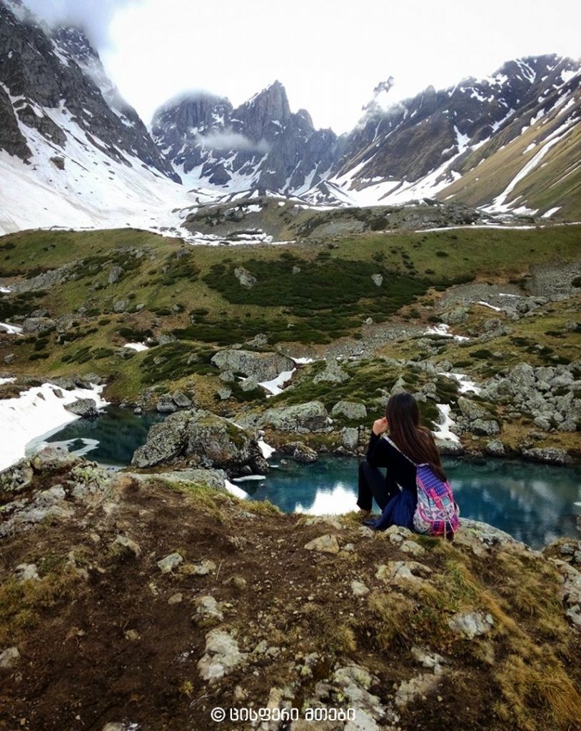 აბუდელაურის ფერადი ტბები