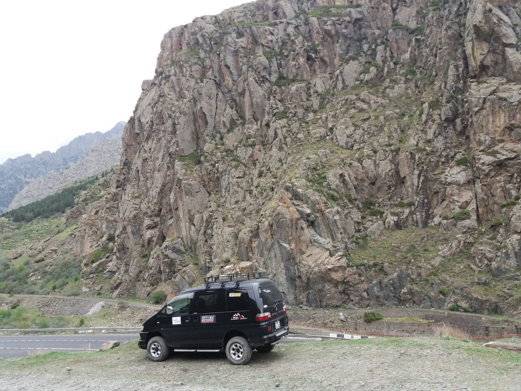 ერთდღიანი ჯიპ-ტური ყაზბეგში! გერგეტი, დარიალი.